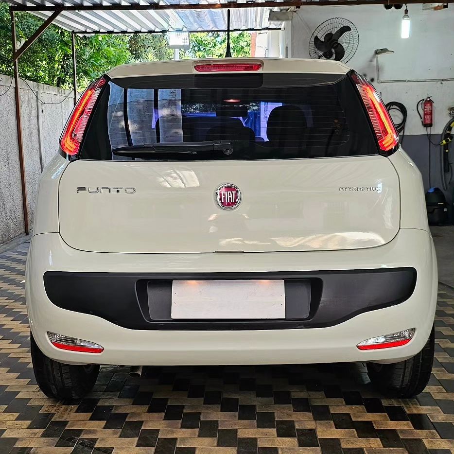 FIAT PUNTO ITALIA ATTRACTIVE 1.4 EVO FIRE 8V FLEX 4P MANUAL – 2016